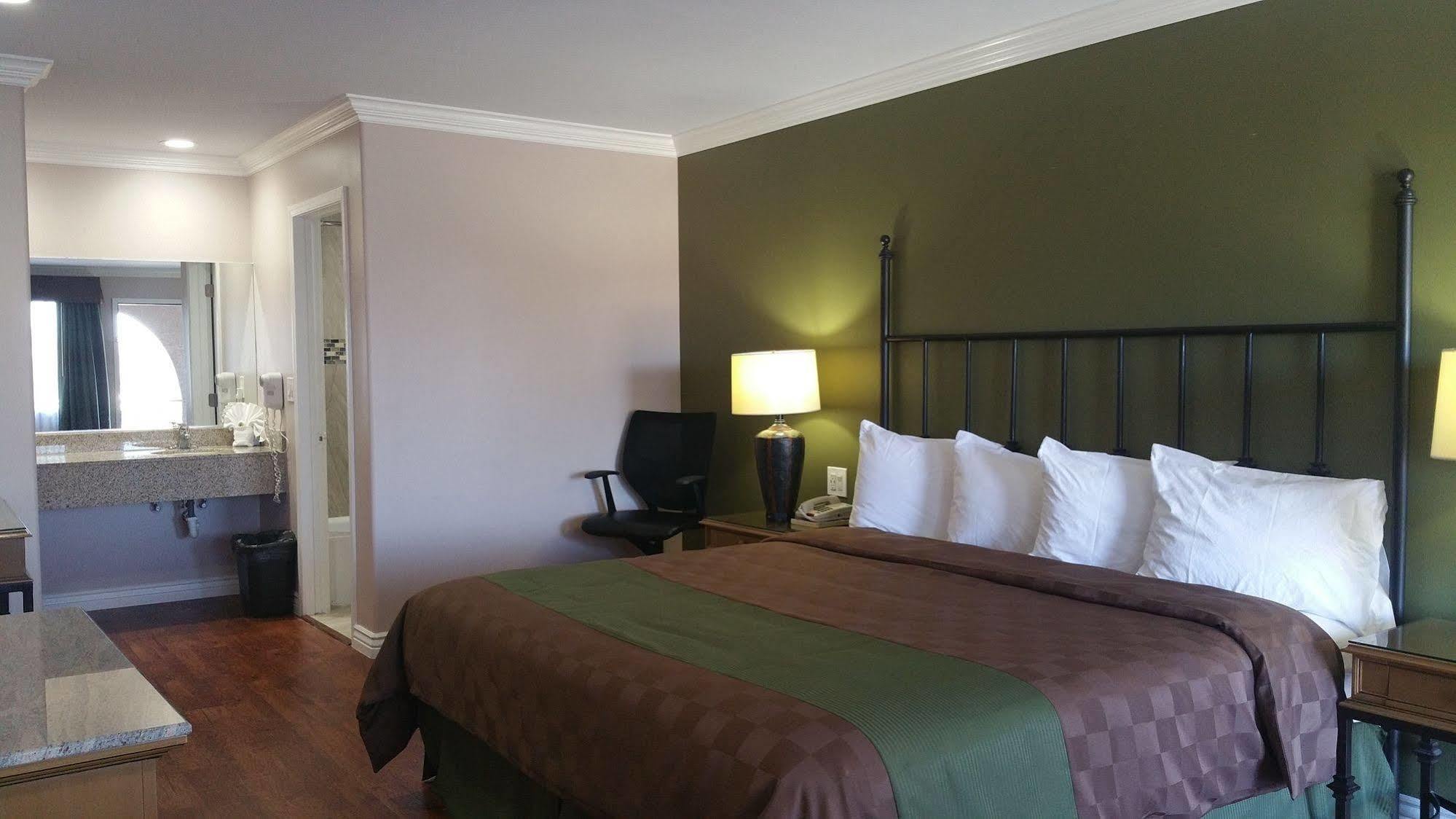 Verde Valley Inn Котънууд Екстериор снимка