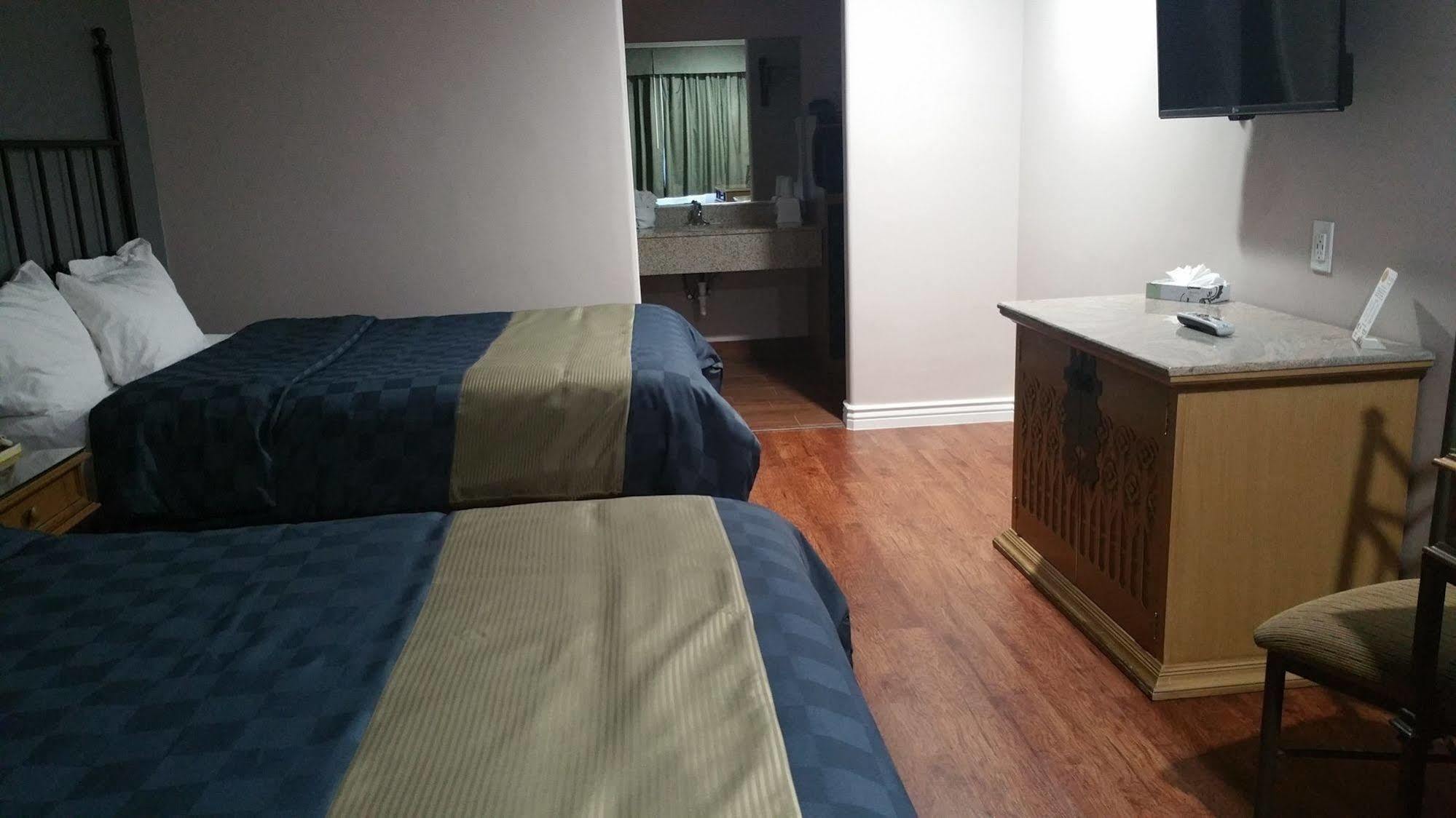 Verde Valley Inn Котънууд Екстериор снимка