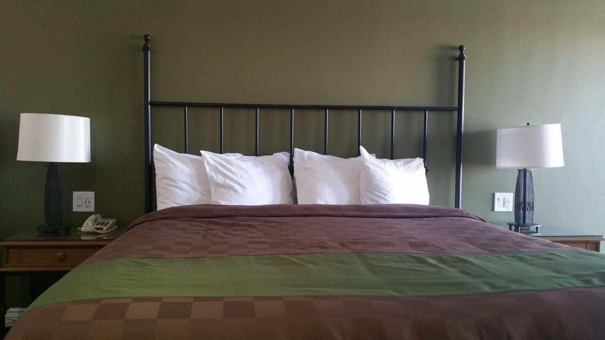 Verde Valley Inn Котънууд Екстериор снимка