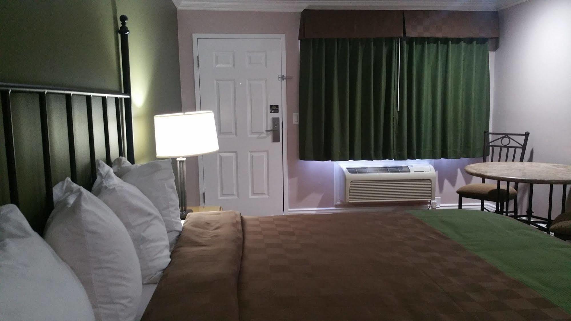 Verde Valley Inn Котънууд Екстериор снимка