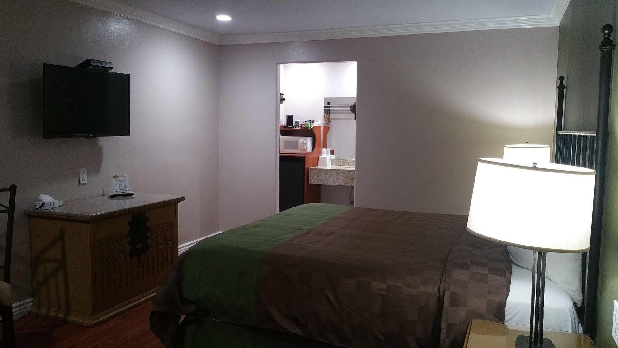 Verde Valley Inn Котънууд Екстериор снимка